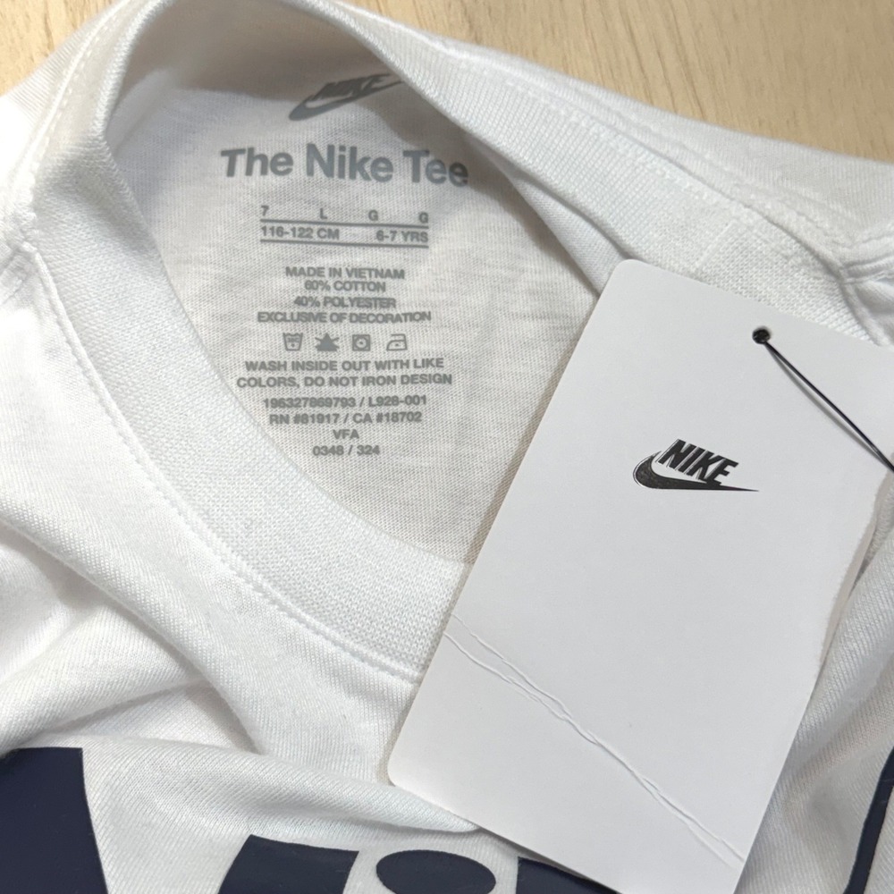Nike Boys Retro Fader Graphic Logo T-Shirt Short Sleeve Size L 7 NEW (6-7 YRS) - Picture 5 of 6